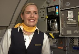 Studentenjob über den Wolken: Stewardess