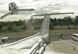 Flugzeugenteisung am Frankfurter Flughafen