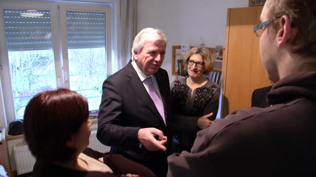 Ministerpräsident Volker Bouffier besucht Diakonie in Aßlar