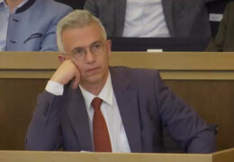 Druck auf Frankfurter Oberbürgermeister Peter Feldmann wächst