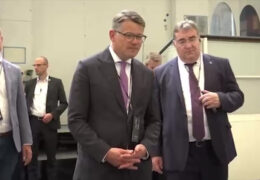 Boris Rhein besucht VW-Werk in Baunatal
