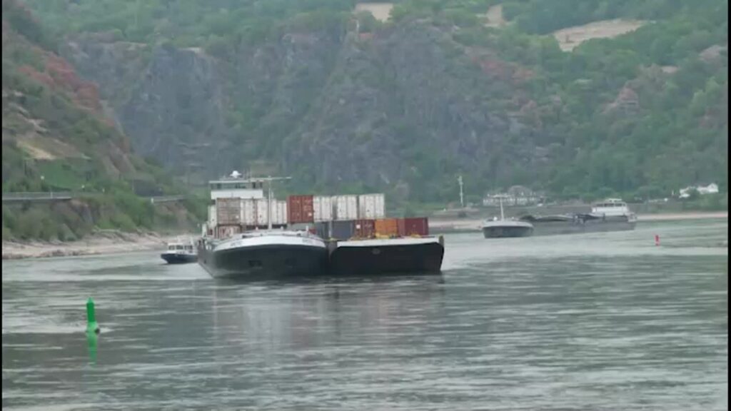 Güterschiff havariert: Mittelrhein gesperrt