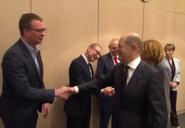 Bundeskanzler trifft in Mainz Spitzenvertreter der Chemiebranche